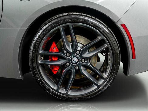 Used 2015 Chevrolet Corvette Stingray Coupe w/ 2LT Preferred Equipment Group image 19