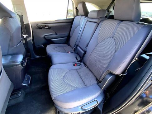 Certified 2024 Toyota Highlander LE image 20