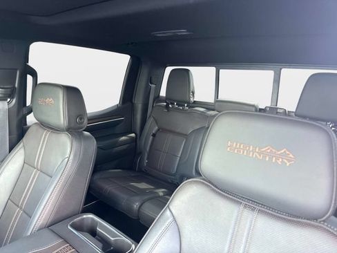 Used 2022 Chevrolet Silverado 1500 High Country AWD/4WD image 17