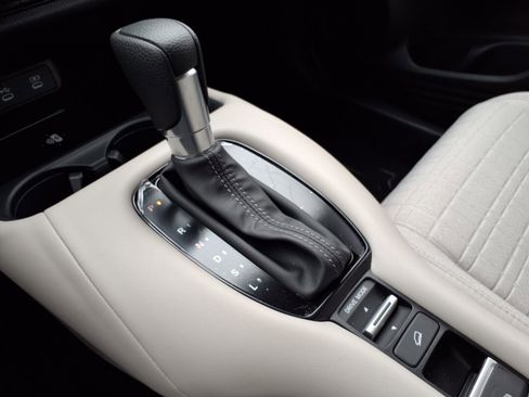 Used 2026 Honda HR-V LX image 11