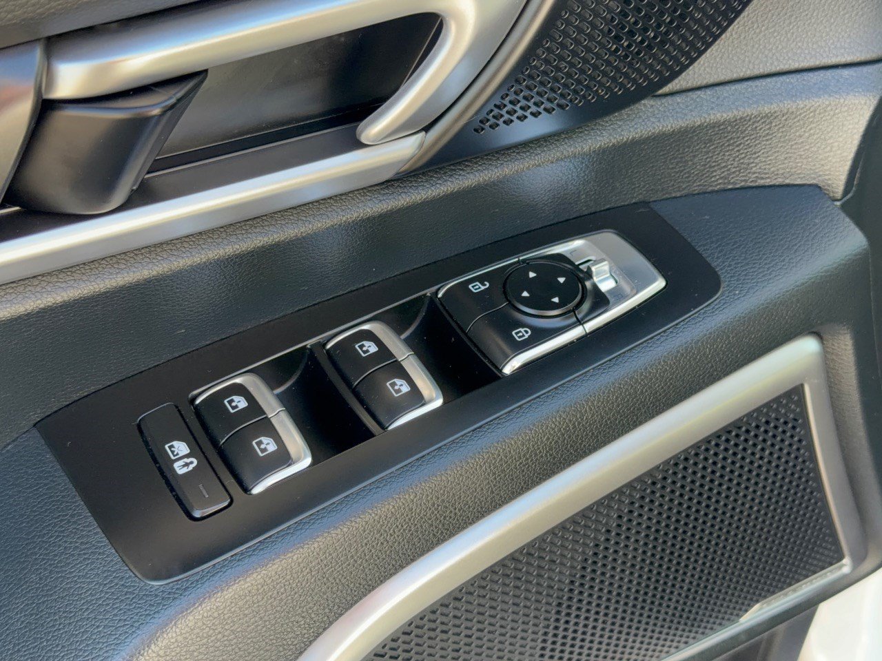 Used 2025 Kia Telluride S FWD image 15