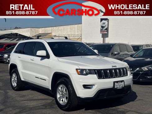 Used 2017 Jeep Grand Cherokee Laredo image 1