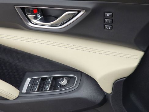 Used 2022 Subaru Ascent Limited image 38