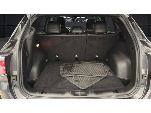 Used 2023 Jeep Compass Latitude w/ Convenience Group AWD/4WD image 26