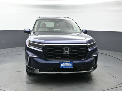Certified 2024 Honda Pilot Touring image 10