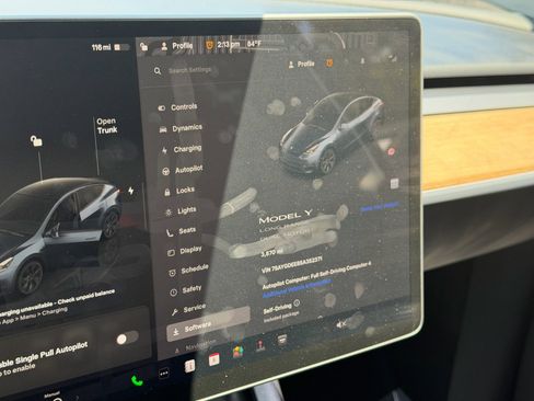 Used 2025 Tesla Model Y Long Range AWD/4WD image 26