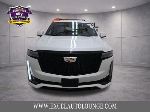 Used 2023 Cadillac Escalade ESV Sport w/ Touring Package image 11