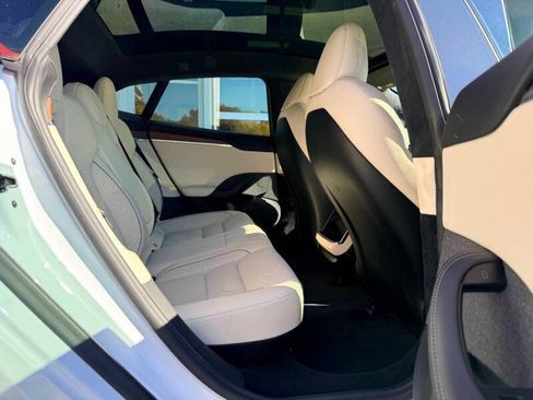 Used 2021 Tesla Model S Plaid image 33