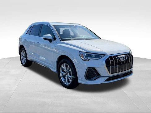 Used 2023 Audi Q3 2.0T Premium Plus w/ Premium Plus Package AWD/4WD image 4