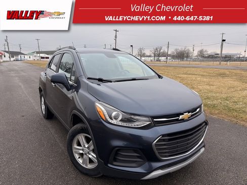 Used 2018 Chevrolet Trax LT w/ Driver Confidence Package image 1