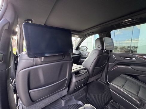 Used 2021 Cadillac Escalade Premium Luxury w/ Performance Package image 19