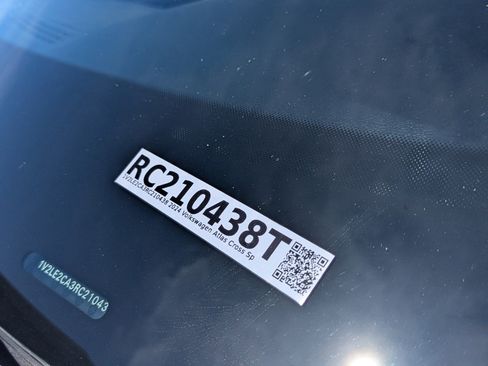 Used 2024 Volkswagen Atlas Cross Sport SE image 17