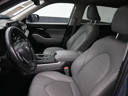 Certified 2022 Toyota Highlander XLE image 14