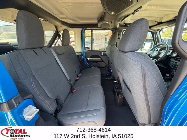Used 2024 Jeep Wrangler Unlimited Sahara AWD/4WD image 11