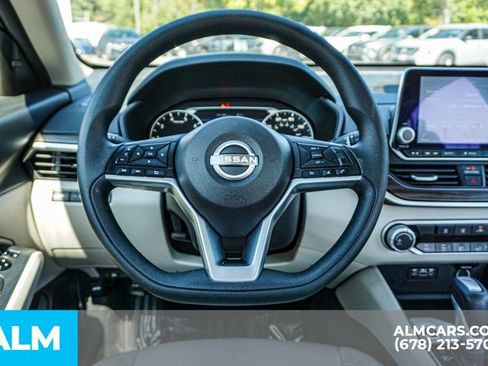 Used 2025 Nissan Altima 2.5 SV FWD image 27