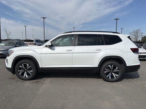 New 2026 Volkswagen Atlas SE FWD image 2