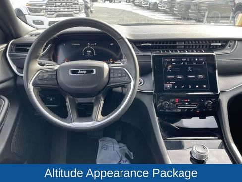 Certified 2024 Jeep Grand Cherokee L Laredo image 22