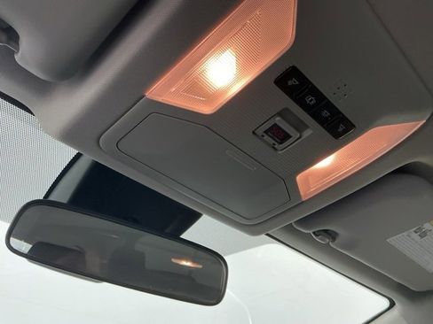 Used 2019 Toyota RAV4 LE image 21