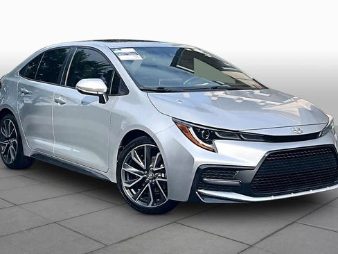 Used 2021 Toyota Corolla SE w/ SE Premium Package FWD image 3