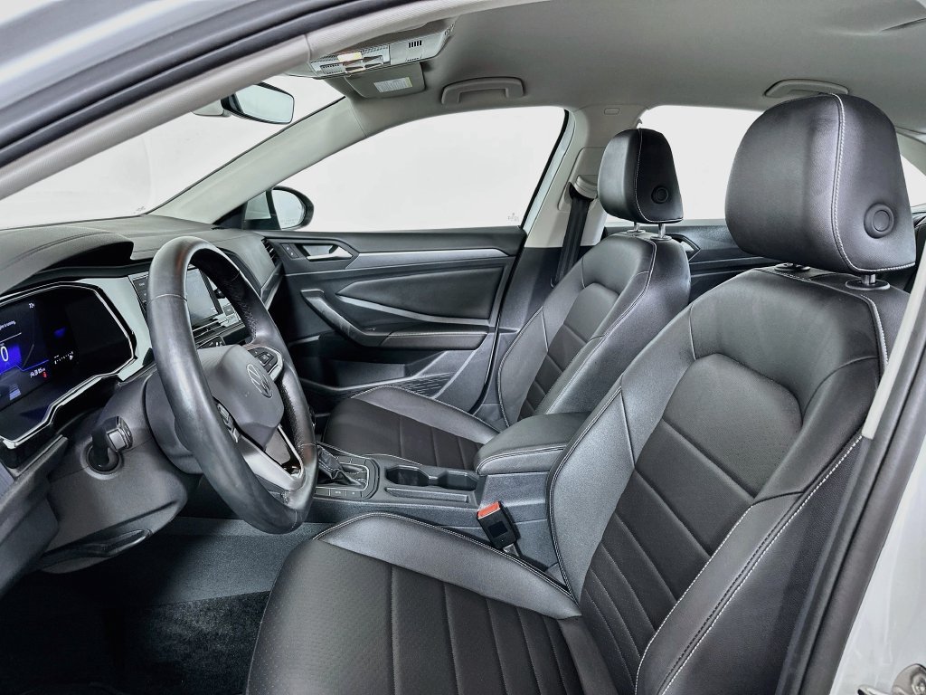 Used 2024 Volkswagen Jetta SE w/ Black Wheel Package FWD image 8