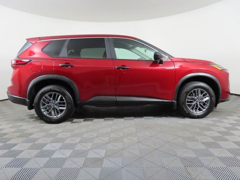 Certified 2025 Nissan Rogue S image 41