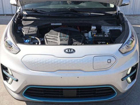 Used 2021 Kia Niro EX Premium w/ Cold Weather Package image 7