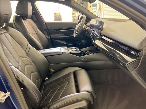 Used 2026 BMW 530i image 31