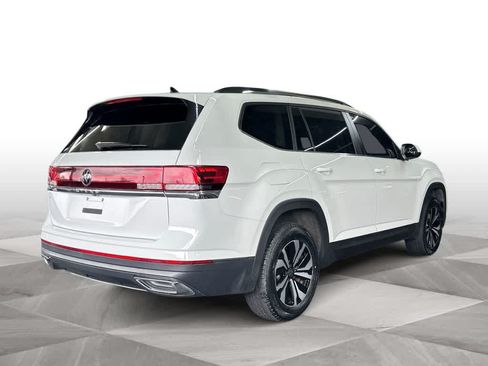 Used 2024 Volkswagen Atlas SE FWD image 8