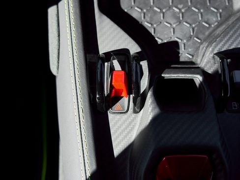 Used 2025 Lamborghini Revuelto image 64