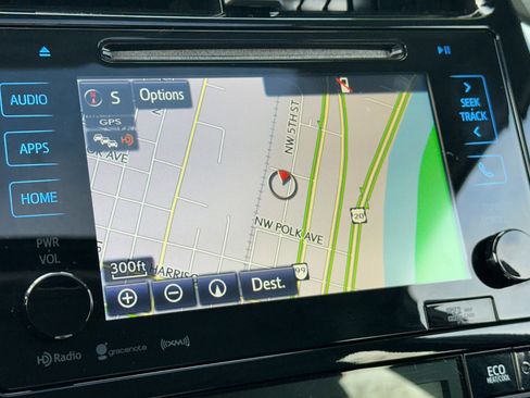 Used 2016 Toyota Prius Four image 19