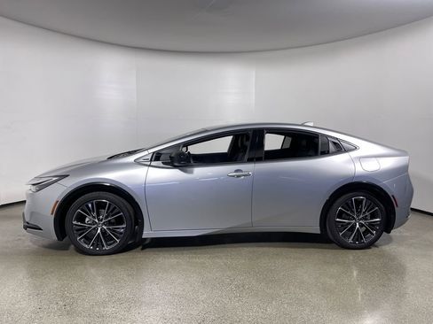 Certified 2024 Toyota Prius XLE image 6