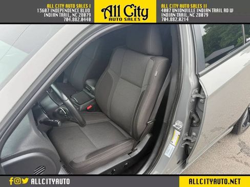 Used 2017 Dodge Charger R/T w/ Navigation & Travel Group RWD image 11
