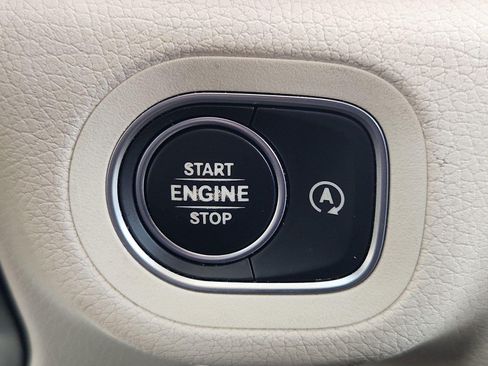 Used 2020 Mercedes-Benz GLS 450 4MATIC image 21