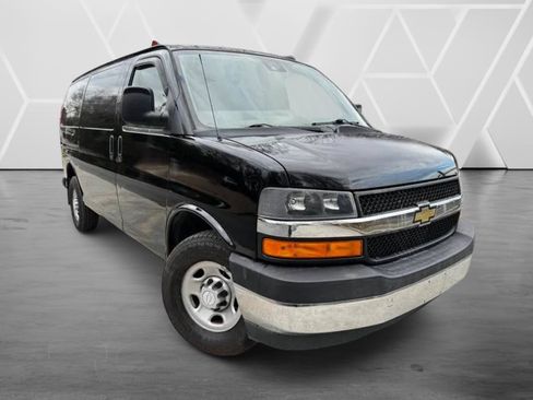 Used 2019 Chevrolet Express 2500 w/ Driver Convenience Package RWD image 3