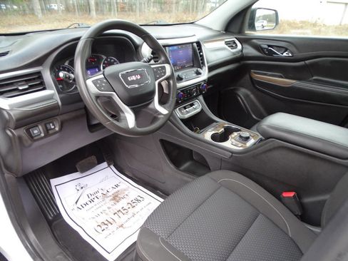 Used 2022 GMC Acadia Elevation image 14