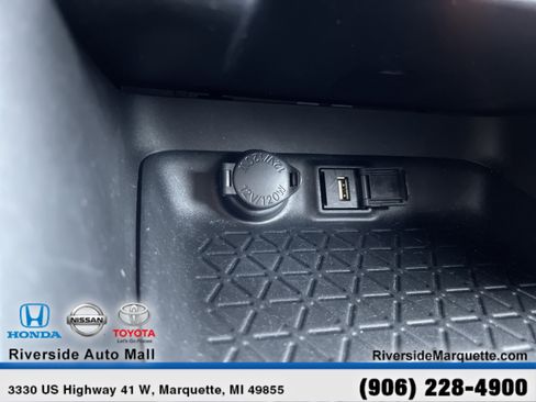 Used 2021 Toyota RAV4 LE image 18