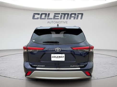 Used 2020 Toyota Highlander Platinum w/ Preferred Accessory Package AWD/4WD image 4