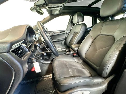 Used 2018 Porsche Macan Sport Edition image 18