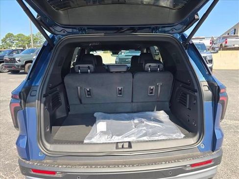 New 2026 Chevrolet Traverse LT w/ Driver Confidence Package FWD image 29