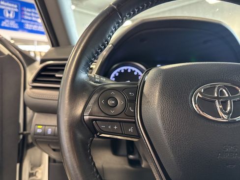 Used 2022 Toyota Camry SE image 17