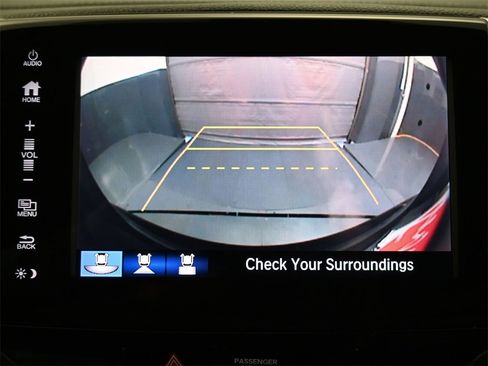 Used 2018 Honda Pilot Touring image 13