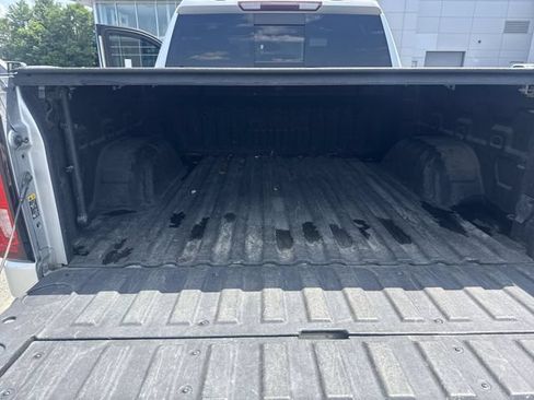 Used 2019 GMC Sierra 1500 SLT w/ SLT Premium Plus Package AWD/4WD image 27