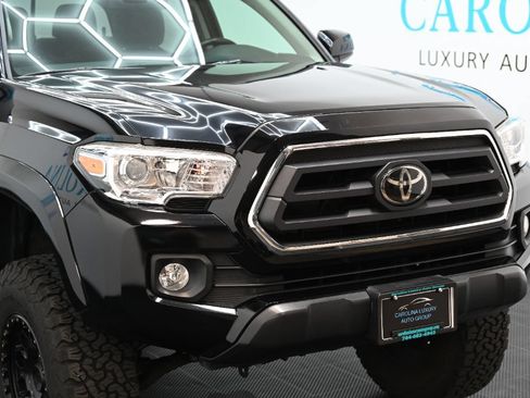 Used 2020 Toyota Tacoma SR5 AWD/4WD image 8