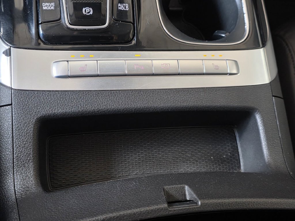 Used 2022 Kia Carnival EX FWD image 25