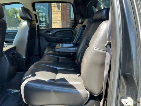 Used 2011 Chevrolet Avalanche LT AWD/4WD image 22