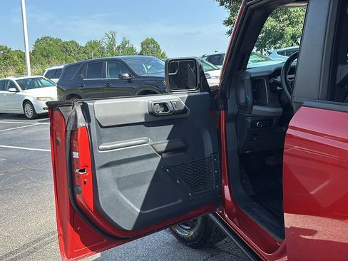 Used 2024 Ford Bronco Black Diamond AWD/4WD image 11