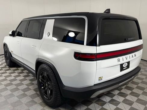 Used 2023 Rivian R1S Launch Edition image 4