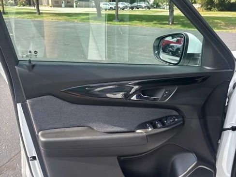 Used 2025 Chevrolet TrailBlazer LT AWD/4WD image 11
