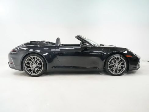 Used 2025 Porsche 911 Carrera RWD image 10