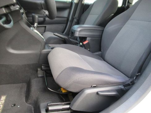 Used 2010 Dodge Caliber Mainstreet image 16